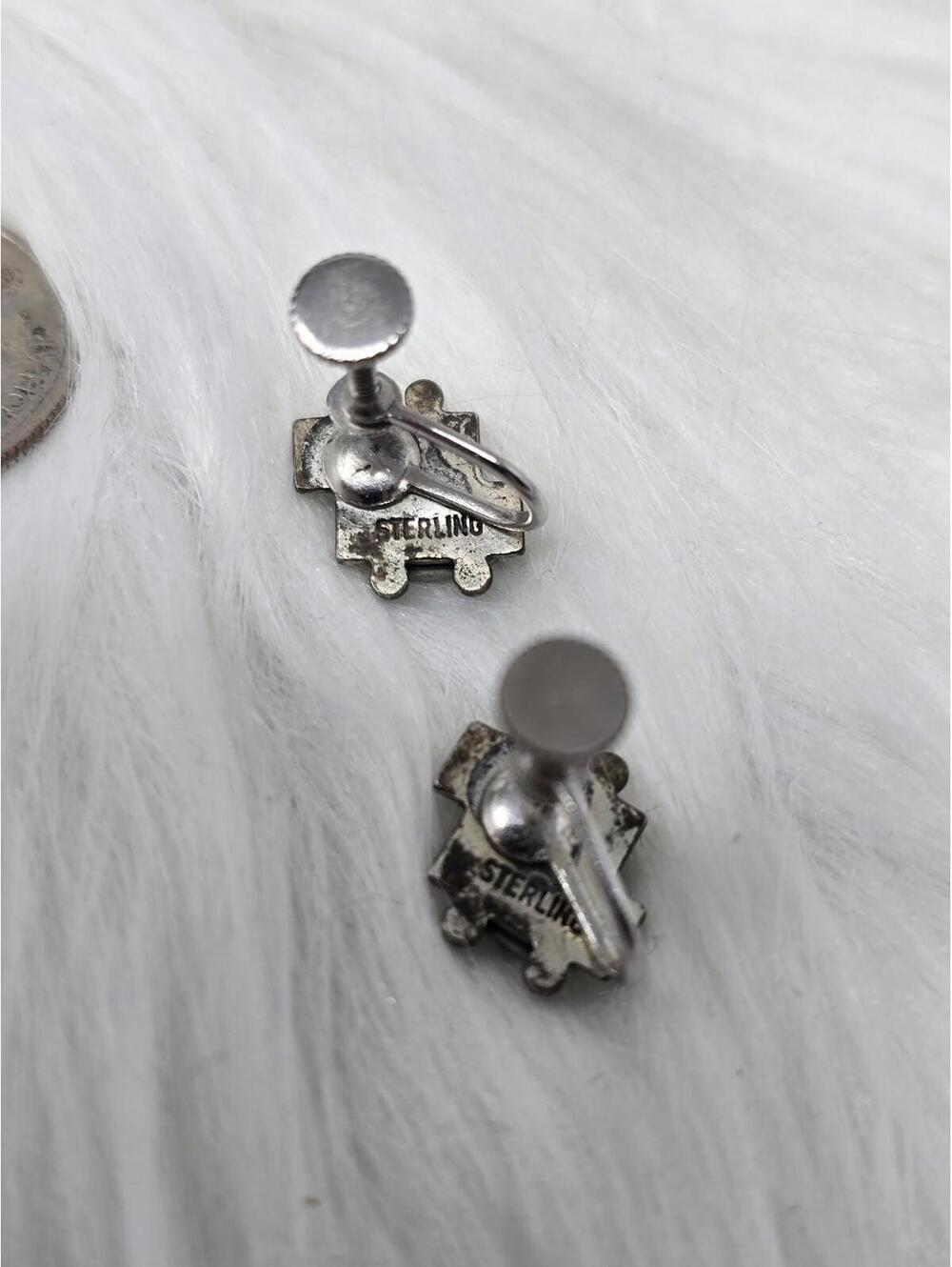 Vintage Southwestern Sterling Turquoise Screw Back Earrings - Picture 3 of 6